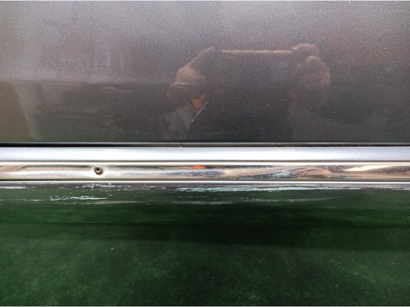 Recambio de puerta trasera derecha para kia carens 2.0 turbodiesel cat referencia OEM IAM   