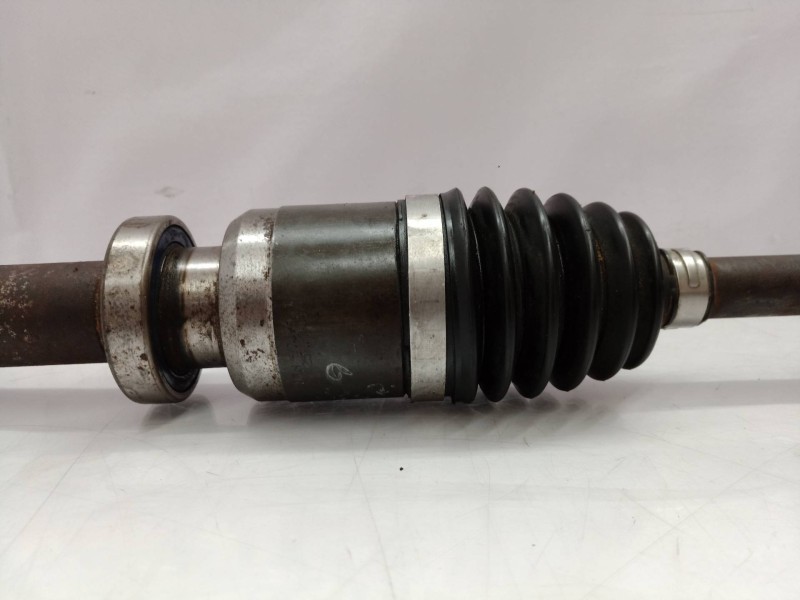 Recambio de transmision delantera derecha para renault clio iii referencia OEM IAM 8200378880 8200378880 8200378880