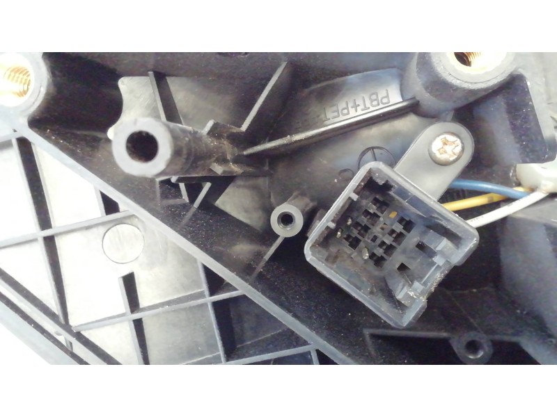 Recambio de retrovisor derecho para kia shuma ii 1.6 ls berlina portón referencia OEM IAM   