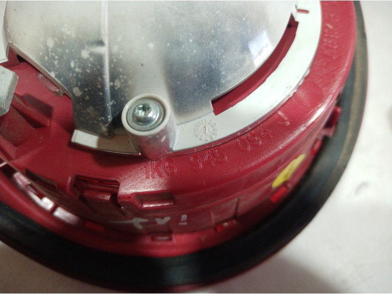 Recambio de piloto trasero derecho interior para volkswagen golf v berlina (1k1) referencia OEM IAM 1K6945094J 1K6945094J 1K6945