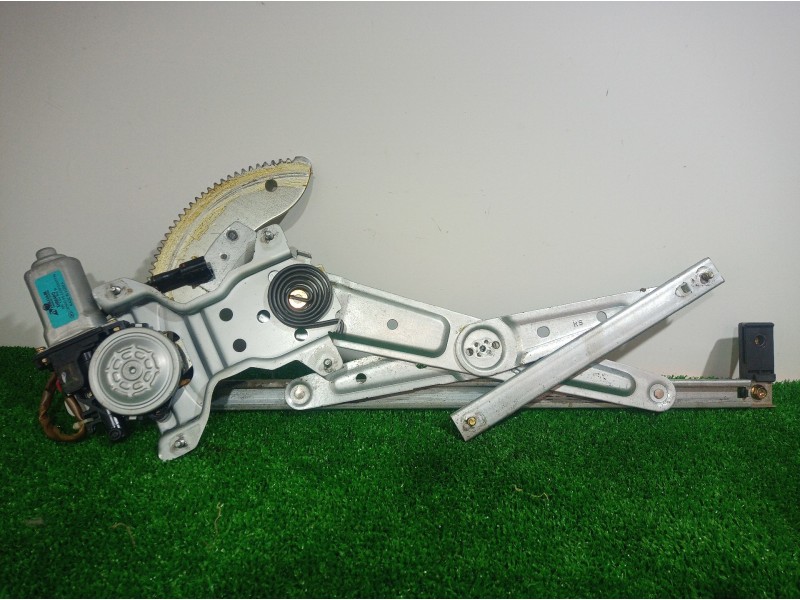 Recambio de elevalunas delantero derecho para kia carens 2.0 turbodiesel cat referencia OEM IAM XH004P0 XH004P0 XH004P0