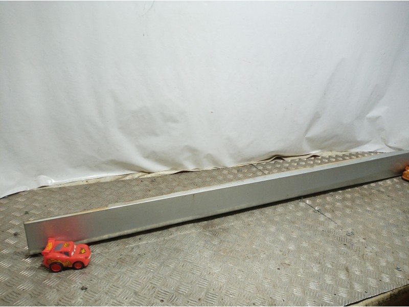 Recambio de faldon lateral para bmw serie 3 touring (e91) 318d referencia OEM IAM   