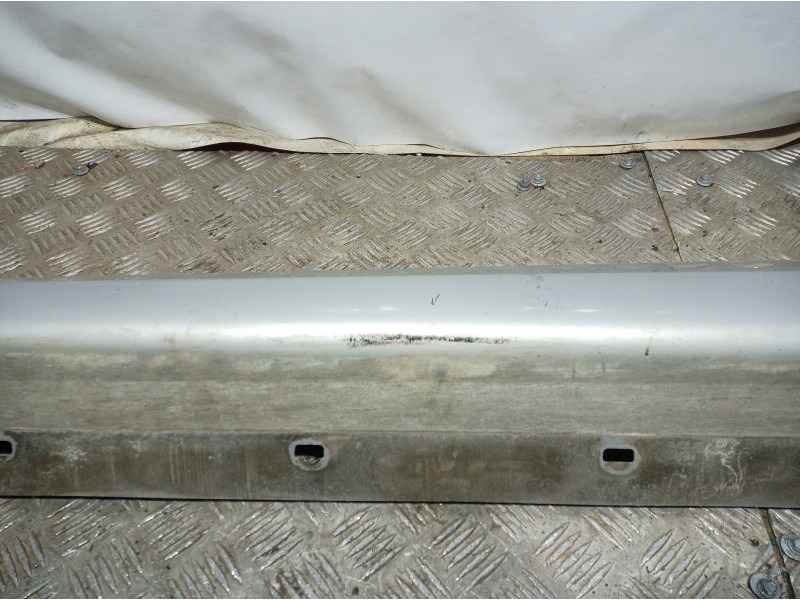 Recambio de faldon lateral para bmw serie 3 touring (e91) 318d referencia OEM IAM   