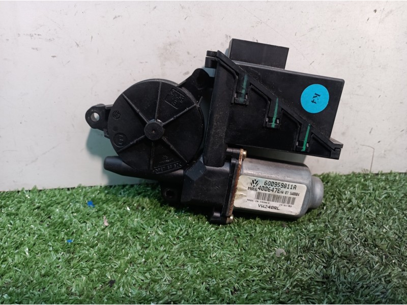 Recambio de motor elevalunas trasero izquierdo para volkswagen polo (9n1) trendline referencia OEM IAM 6Q0959811A 6Q0959811 4006