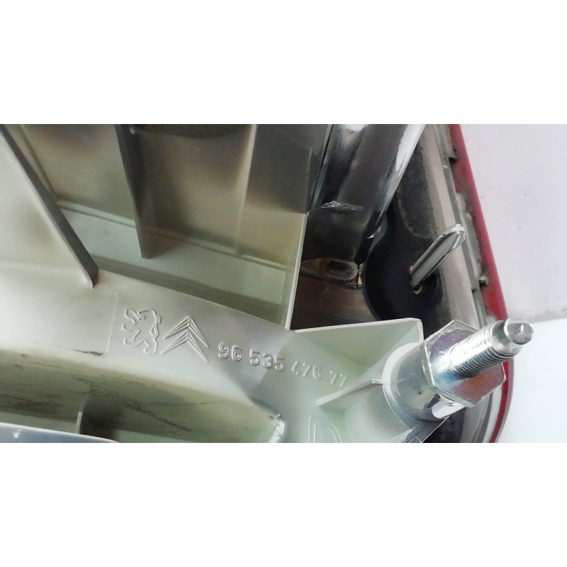 Recambio de piloto trasero derecho interior para citroën c4 picasso exclusive referencia OEM IAM 9653547677 9653547677 965354767