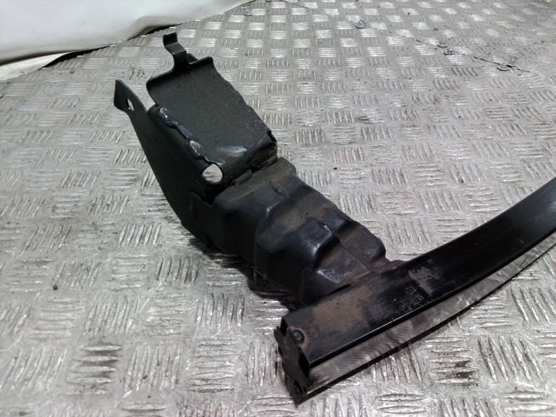 Recambio de refuerzo paragolpes trasero para lancia phedra (180) 3.0 v6 24v emblema cae referencia OEM IAM   