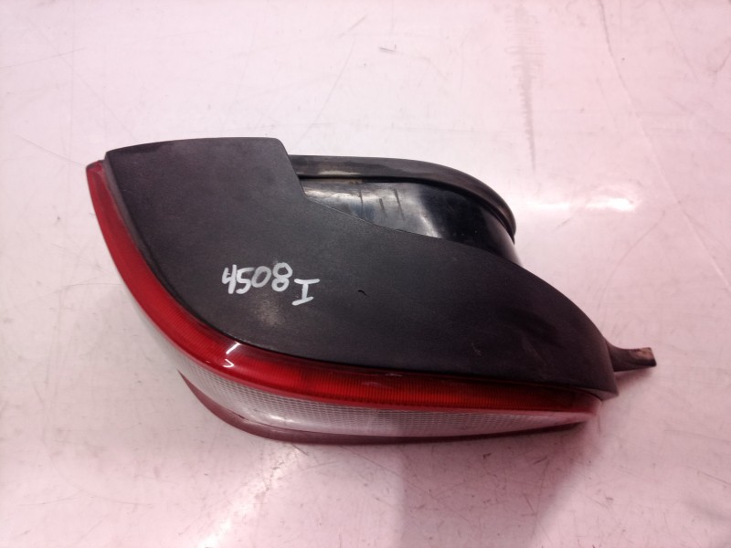 Recambio de piloto trasero izquierdo para citroën saxo 1.6 vts referencia OEM IAM 6350F7  