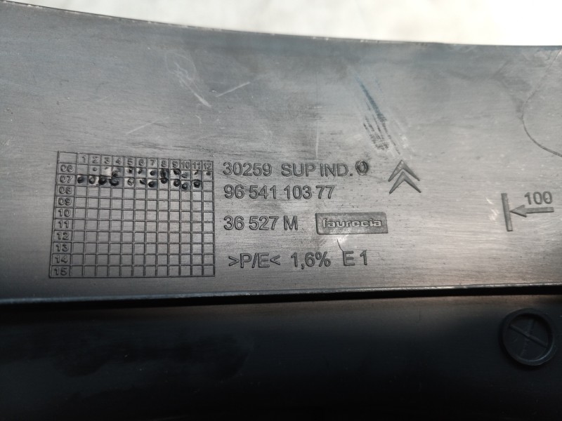 Recambio de moldura para citroën c4 picasso exclusive referencia OEM IAM 9654110377 9654110377 9654110377