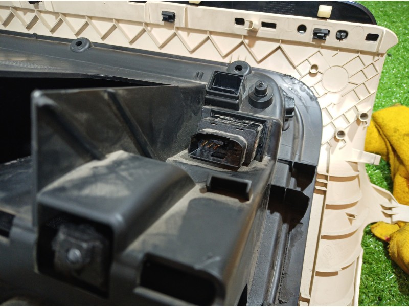 Recambio de guantera para volkswagen golf vi (5k1) advance referencia OEM IAM 1K1857290E 1K1857290E 55D300466