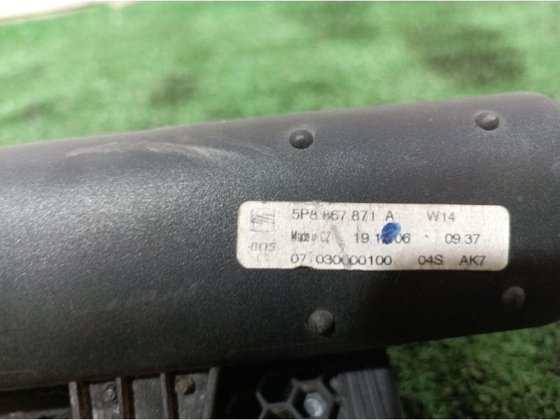 Recambio de bandeja trasera para seat altea xl (5p5) stylance / style referencia OEM IAM 5P8867871A 5P8867871A 5P8867871