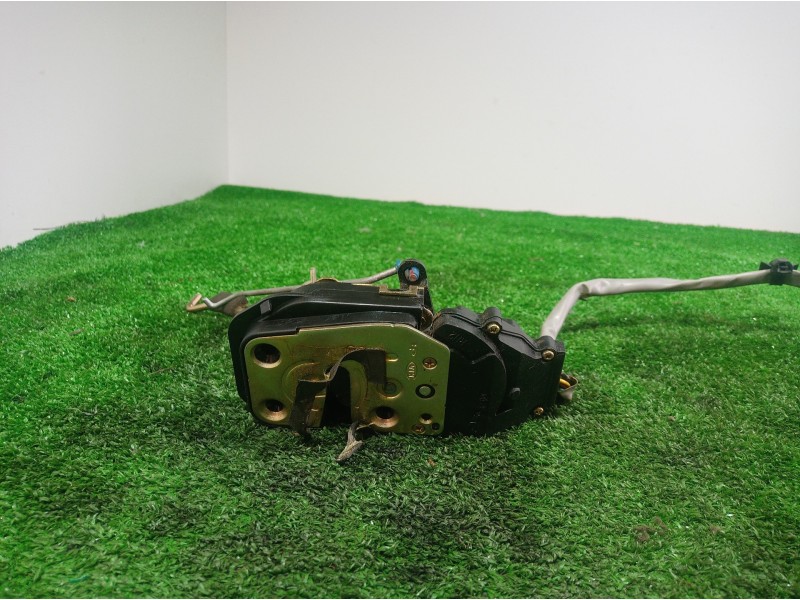 Recambio de cerradura puerta delantera derecha para kia carens 2.0 turbodiesel cat referencia OEM IAM   