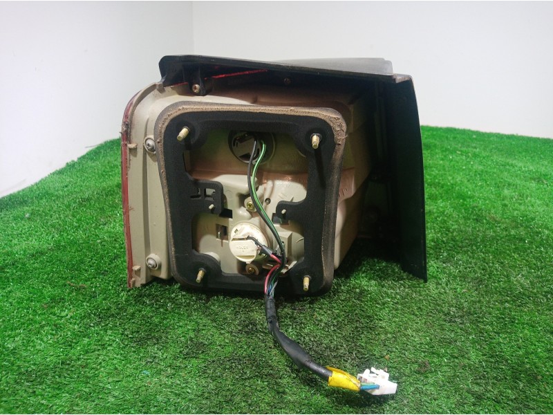 Recambio de piloto trasero derecho para kia carens 2.0 turbodiesel cat referencia OEM IAM   