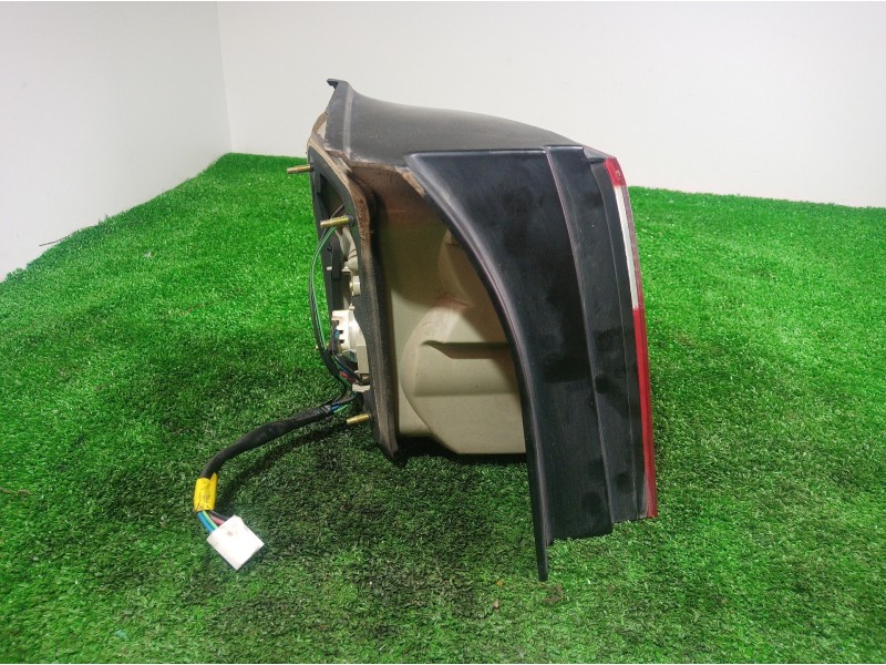 Recambio de piloto trasero derecho para kia carens 2.0 turbodiesel cat referencia OEM IAM   