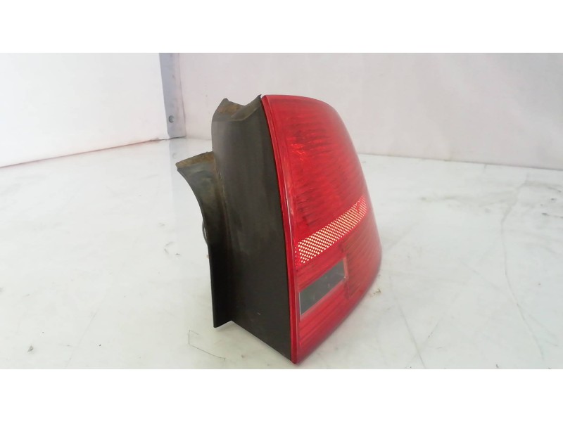 Recambio de piloto trasero derecho para audi a4 berlina (8e) 2.0 tdi 16v (103kw) referencia OEM IAM   