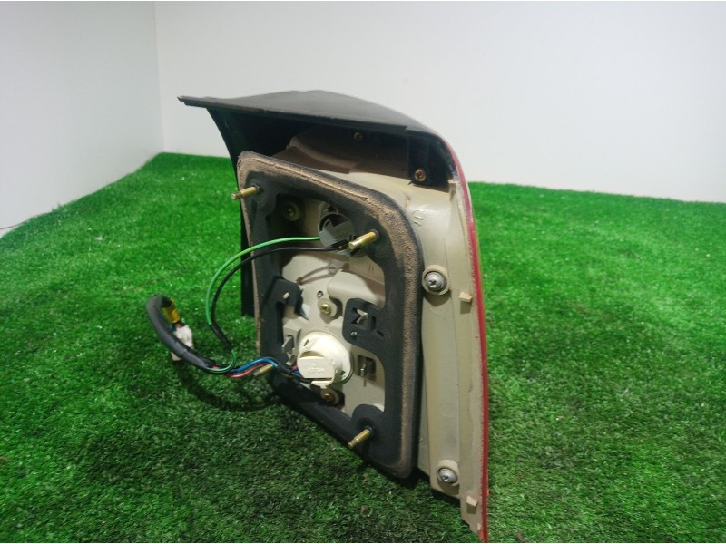 Recambio de piloto trasero izquierdo para kia carens 2.0 turbodiesel cat referencia OEM IAM   