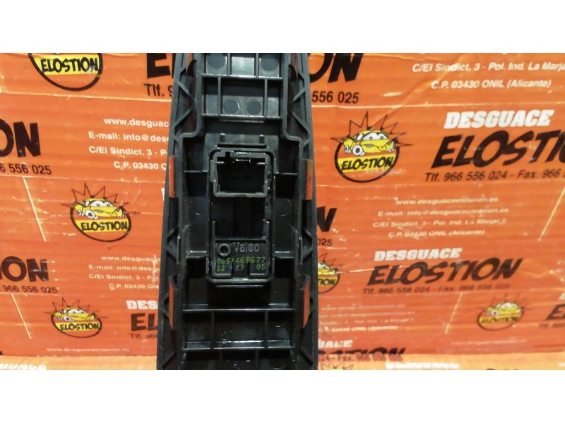 Recambio de mando elevalunas delantero derecho para citroën c4 berlina exclusive referencia OEM IAM 9651465677  