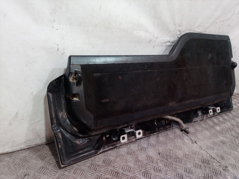 Recambio de porton trasero para land rover discovery v6 td hse referencia OEM IAM   