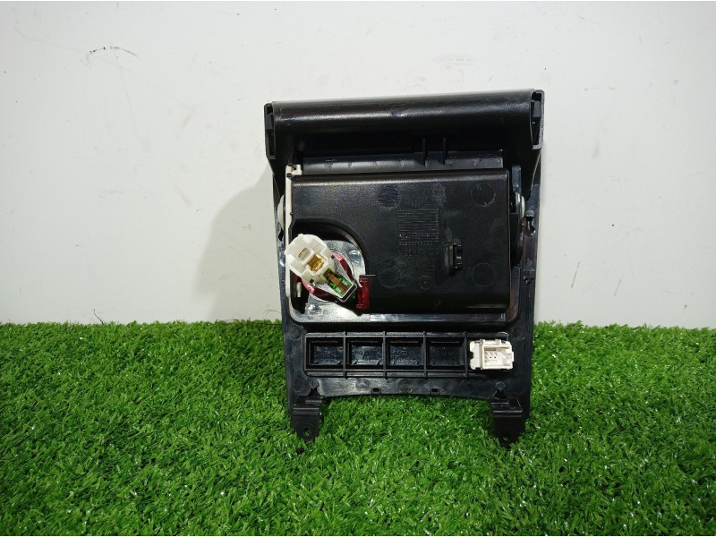 Recambio de cenicero para volkswagen golf vi (5k1) advance referencia OEM IAM 5K0857961A 5K0857961A 