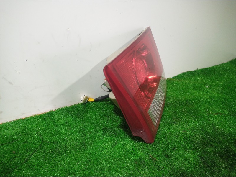 Recambio de piloto trasero izquierdo interior para kia carens 2.0 turbodiesel cat referencia OEM IAM   