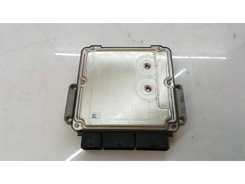 Recambio de centralita motor uce para renault captur helly hansen referencia OEM IAM 0281030899 0281030899 0281030899