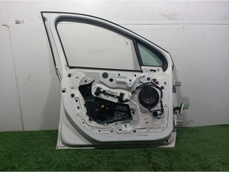 Recambio de puerta delantera izquierda para peugeot 208 active referencia OEM IAM 5PUERTAS 5 PUERTAS 5 PUERTAS
