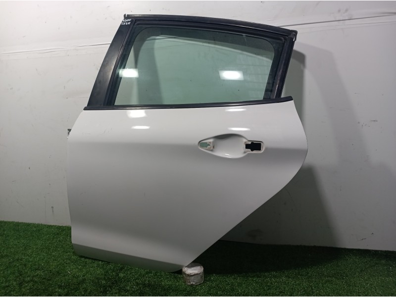 Recambio de puerta trasera izquierda para peugeot 208 active referencia OEM IAM 5PUERTAS 5 PUERTAS 5 PUERTAS