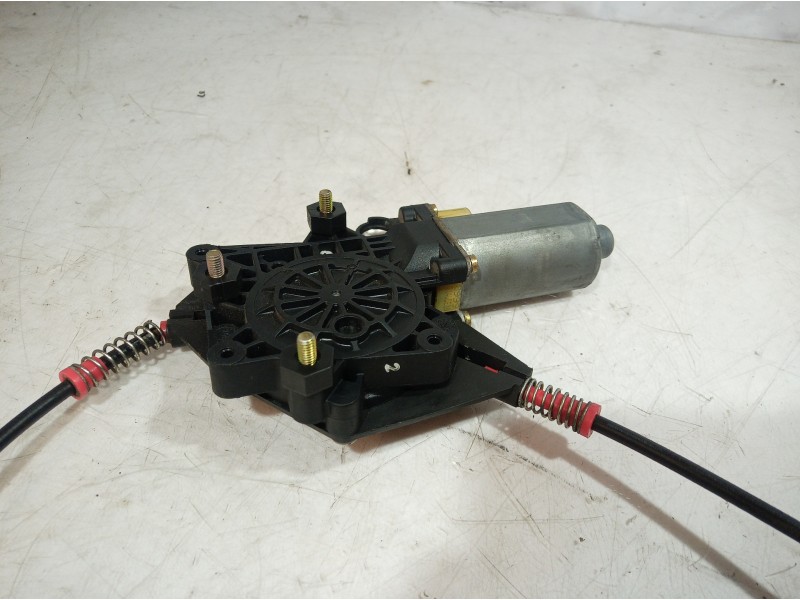 Recambio de elevalunas delantero izquierdo para ford fiesta berlina básico referencia OEM IAM 0130821682 0130821682 0130821682