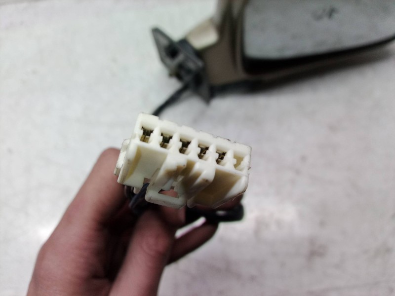 Recambio de retrovisor derecho para daewoo tacuma se referencia OEM IAM 96330428  