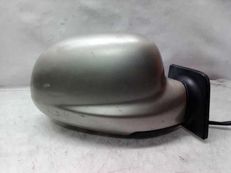 Recambio de retrovisor derecho para daewoo tacuma se referencia OEM IAM 96330428  