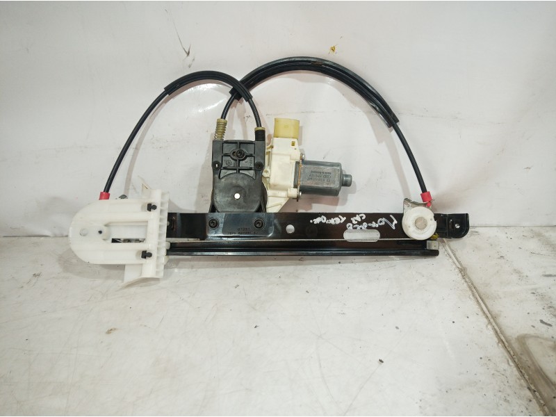 Recambio de elevalunas trasero derecho para ford mondeo ber. (ca2) ambiente referencia OEM IAM 0130822287 0130822287 7S71A27000