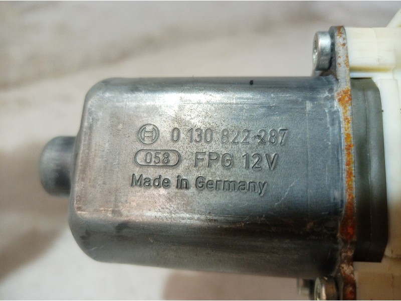 Recambio de elevalunas trasero derecho para ford mondeo ber. (ca2) ambiente referencia OEM IAM 0130822287 0130822287 7S71A27000