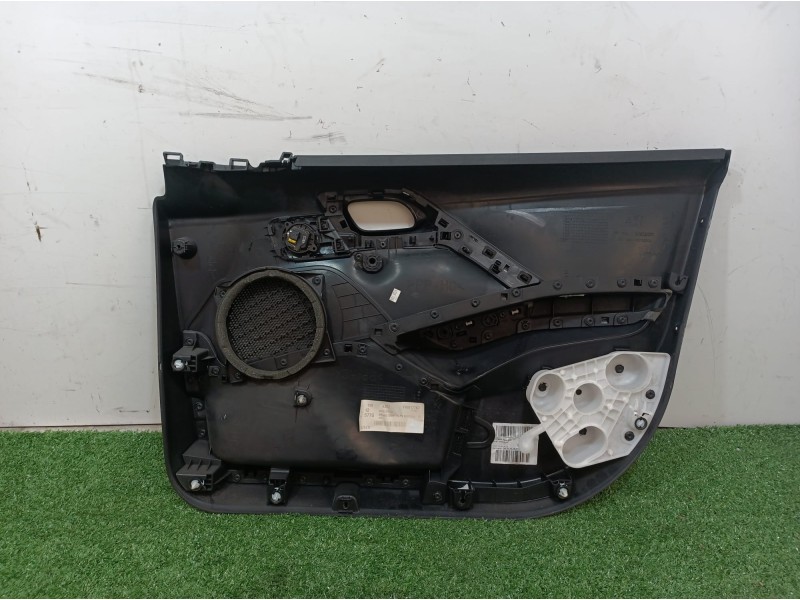 Recambio de guarnecido puerta delantera izquierda para peugeot 208 active referencia OEM IAM 491100129534 491100129534 491100129