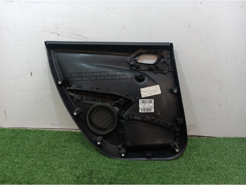 Recambio de guarnecido puerta trasera derecha para peugeot 208 active referencia OEM IAM 491100112854 491100112854 491100112853