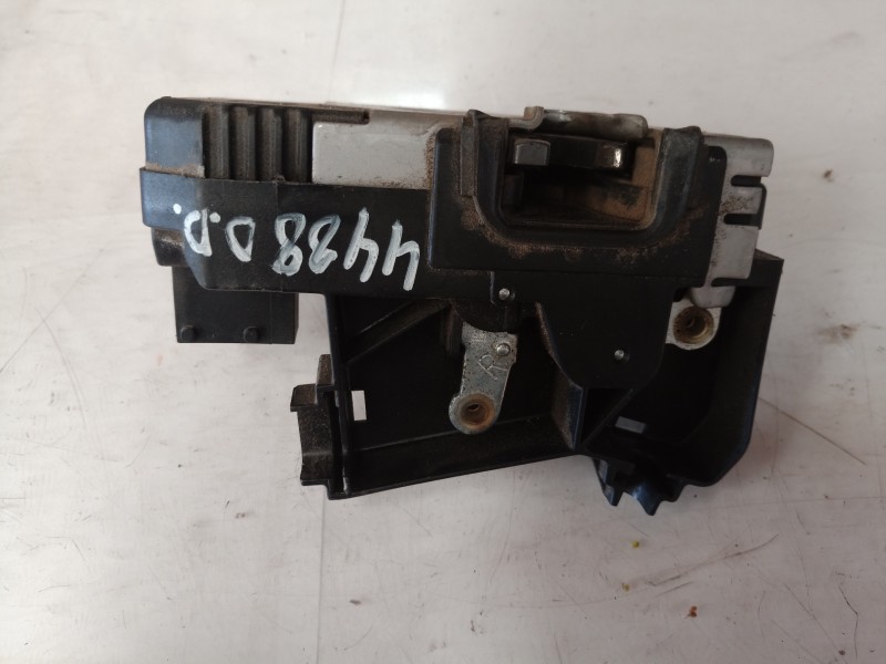 Recambio de cerradura puerta delantera derecha para opel zafira a elegance referencia OEM IAM 24414117 24414117 24414117