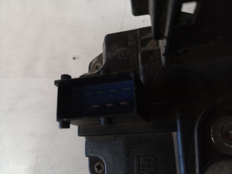 Recambio de cerradura puerta delantera derecha para opel zafira a elegance referencia OEM IAM 24414117 24414117 24414117