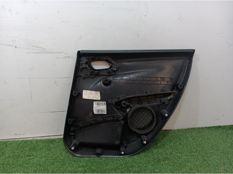 Recambio de guarnecido puerta trasera izquierda para peugeot 208 active referencia OEM IAM 491100129543 491100129543 49110012954