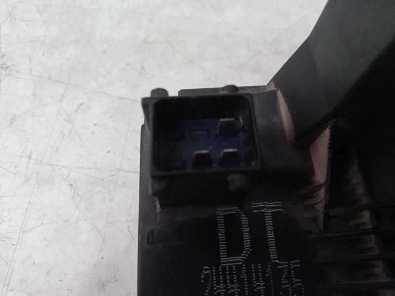 Recambio de cerradura puerta trasera derecha para opel zafira a elegance referencia OEM IAM 24414135 24414135 24414135