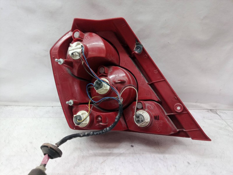 Recambio de piloto trasero derecho para daewoo kalos 1.4 cat referencia OEM IAM   