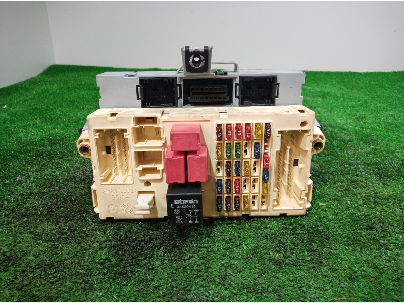 Recambio de caja reles / fusibles para fiat stilo (192) 1.6 16v referencia OEM IAM 51711819 51711819 51711819