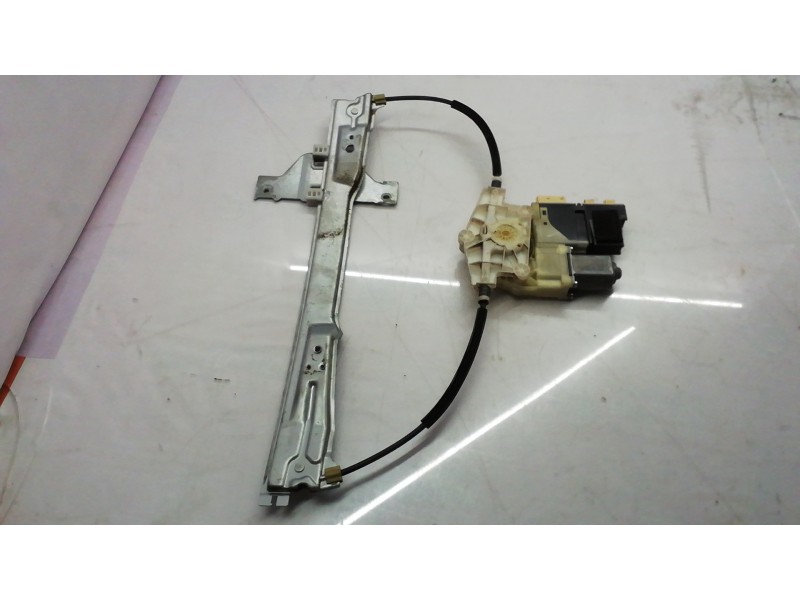 Recambio de elevalunas delantero derecho para citroën c4 berlina vtr plus referencia OEM IAM 9681575880 9681575880 9681575880