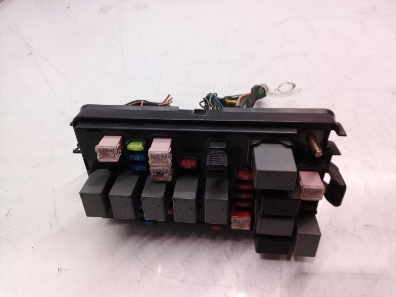 Recambio de caja reles / fusibles para chevrolet matiz 1.0 cat referencia OEM IAM 96428357 96428357 96428357