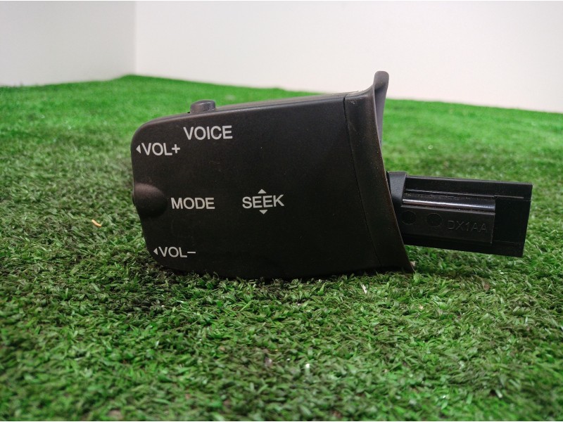 Recambio de mando volante para ford focus berlina (cap) titanium referencia OEM IAM 758709 758709 758709