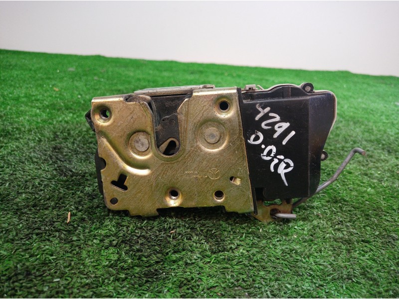 Recambio de cerradura puerta delantera derecha para audi a4 berlina (b5) referencia OEM IAM   