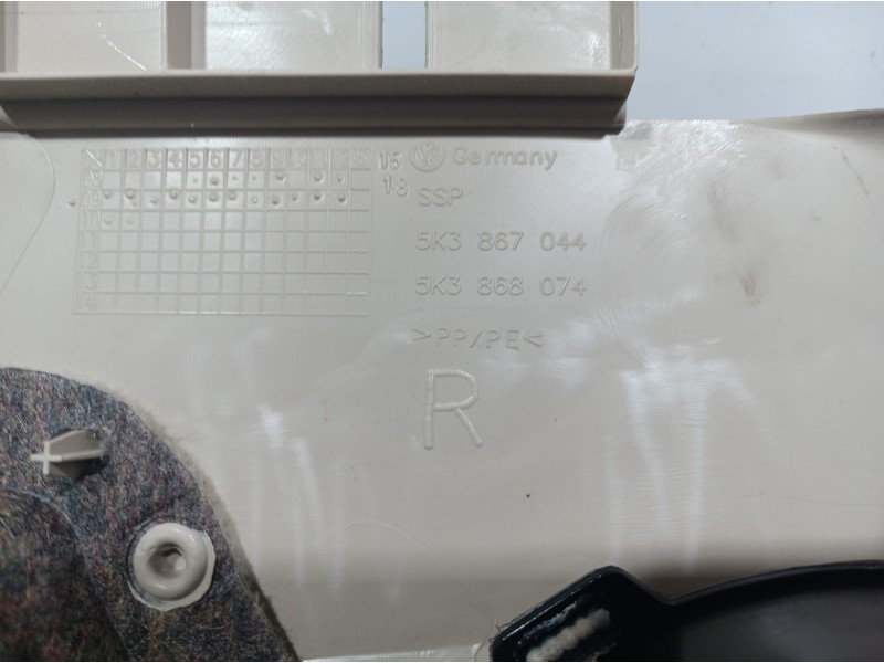 Recambio de guarnecido puerta trasera derecha para volkswagen golf vi (5k1) advance referencia OEM IAM 5K3867044 5K3867044 5K386