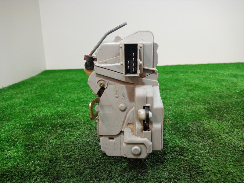 Recambio de cerradura puerta delantera derecha para audi a4 berlina (b5) referencia OEM IAM   