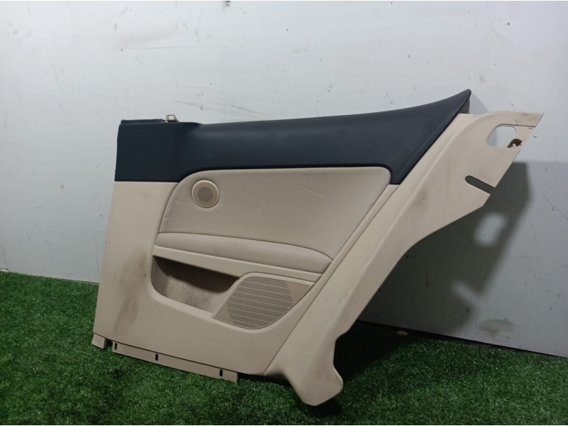 Recambio de guarnecido puerta trasera derecha para volkswagen golf vi (5k1) advance referencia OEM IAM 5K3867044 5K3867044 5K386