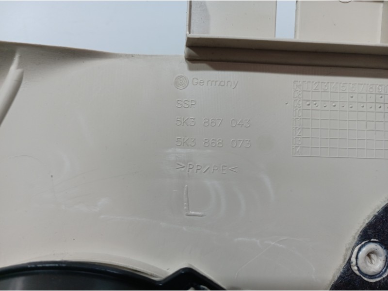 Recambio de guarnecido puerta trasera izquierda para volkswagen golf vi (5k1) advance referencia OEM IAM 5K3867043 5K3867043 5K3
