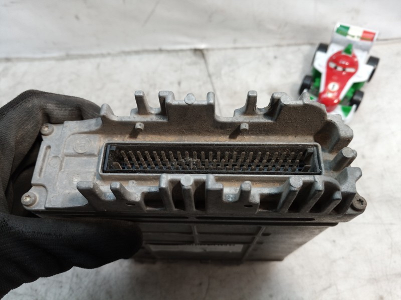 Recambio de centralita motor uce para renault scenic (ja..) referencia OEM IAM 0281010077 7700114644 0281010077