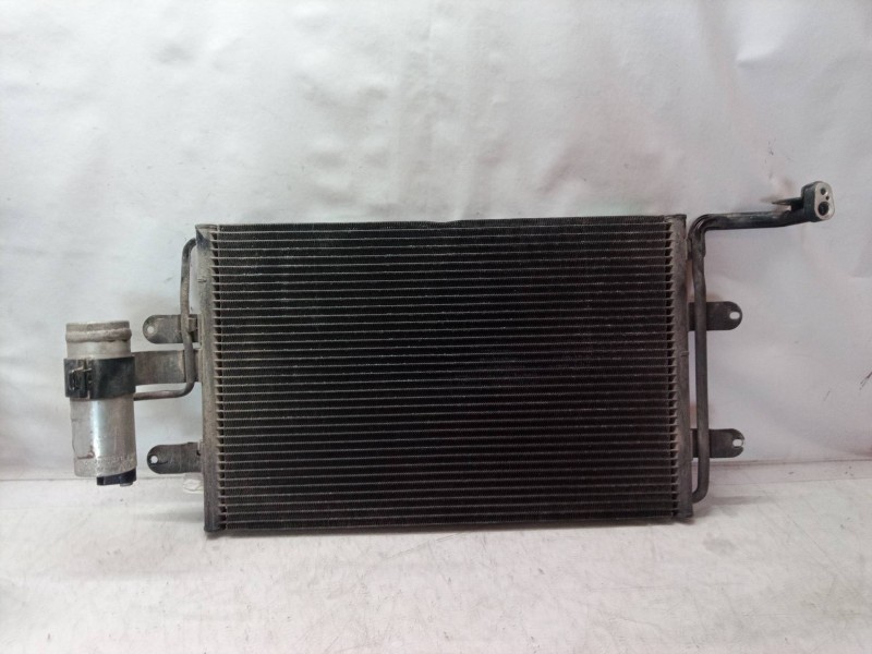 Recambio de condensador / radiador aire acondicionado para volkswagen golf iv berlina (1j1) referencia OEM IAM 1J0820411D 1J0820