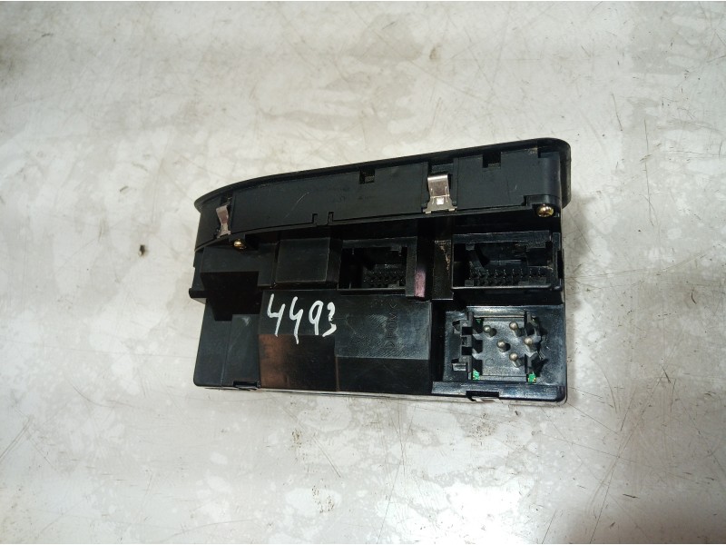 Recambio de mando elevalunas delantero izquierdo para bmw serie 5 berlina (e39) 525td referencia OEM IAM 6904306 6904306 6904306